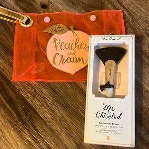 NIB Too Faced Contouring Brush and Free Bag!